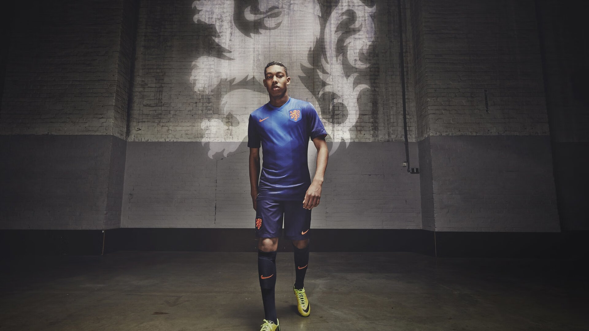 kaiyun官方-超越与信念，哈兰德的个人飓风与巴萨的极限征途，哈兰德飓风席卷诺坎普？巴萨的深海征途与信念之战